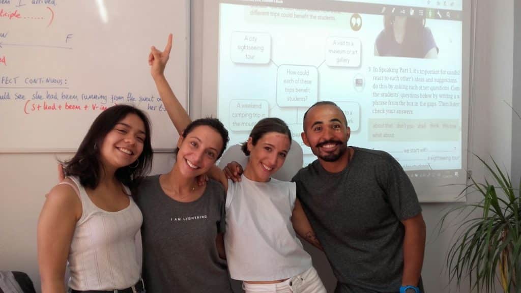 cursos intensivos de inglés en verano para adultos - clase reducida