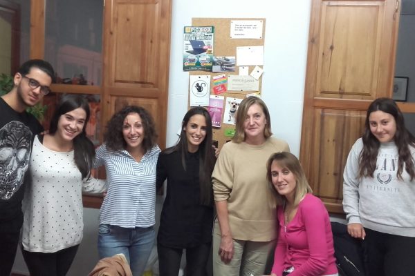 cursos intensivos B1 de inglés en Valencia - clase variada